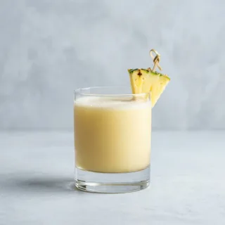Piña Colada (shaken)